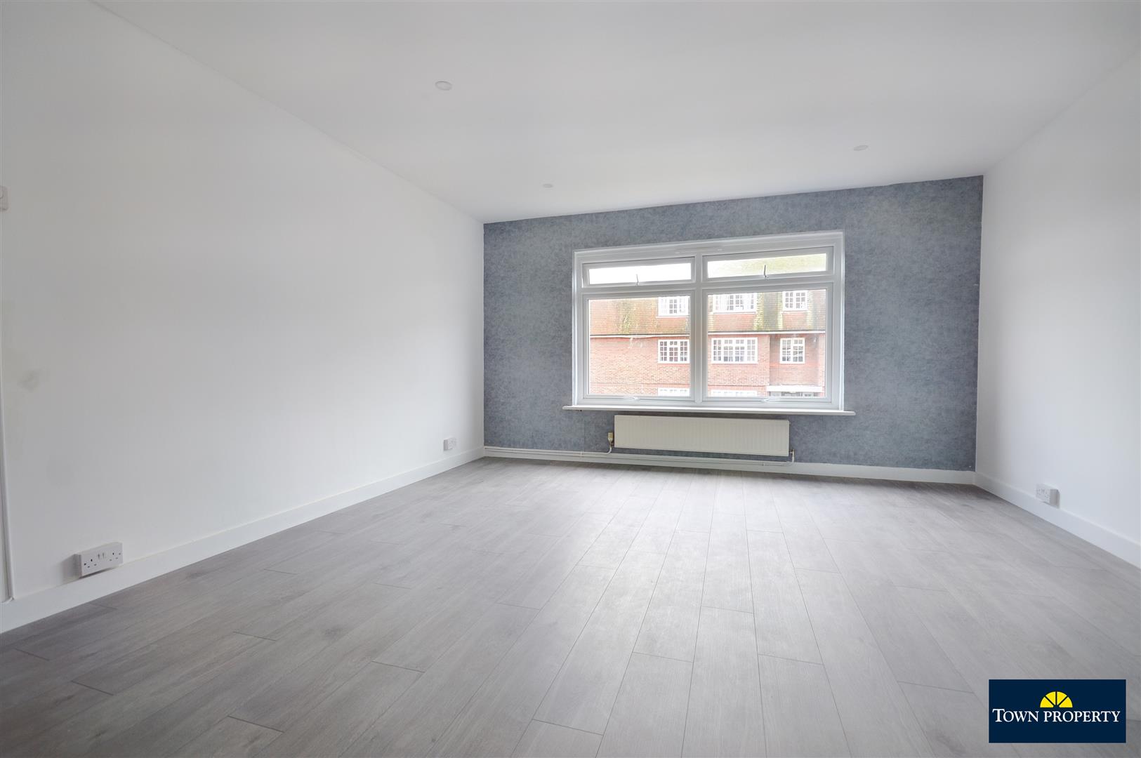 Property Details for Roselands Avenue Eastbourne BN22 8NR Town